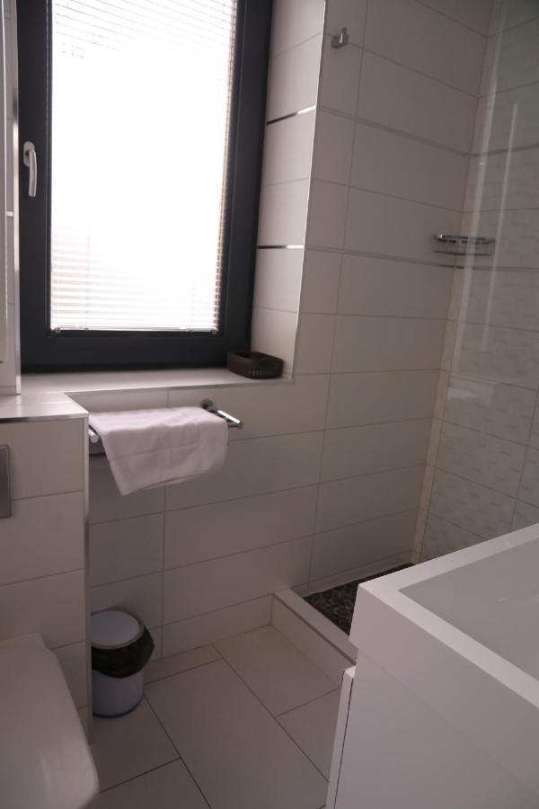 Hr Apartmanhaz เอ็กเกอร์ ภายนอก รูปภาพ