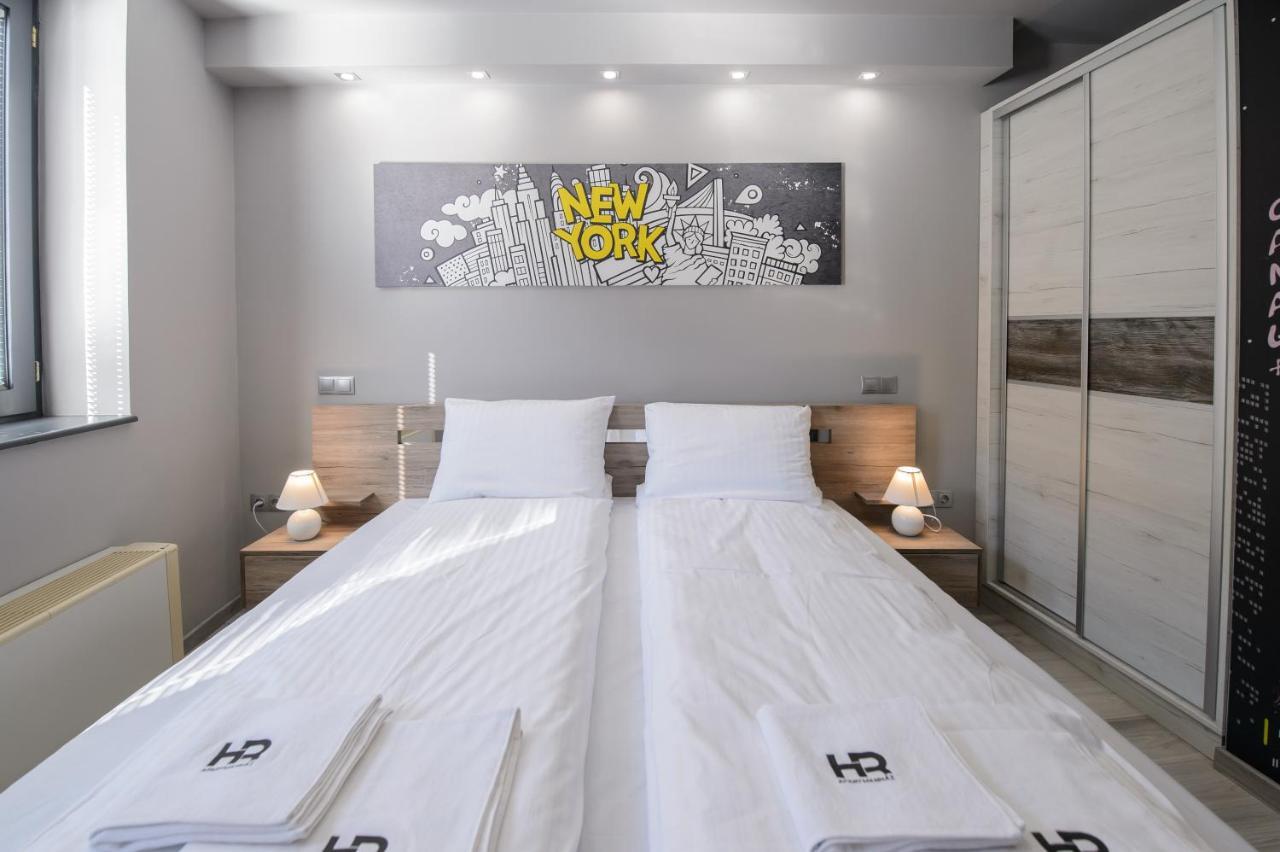Hr Apartmanhaz เอ็กเกอร์ ภายนอก รูปภาพ