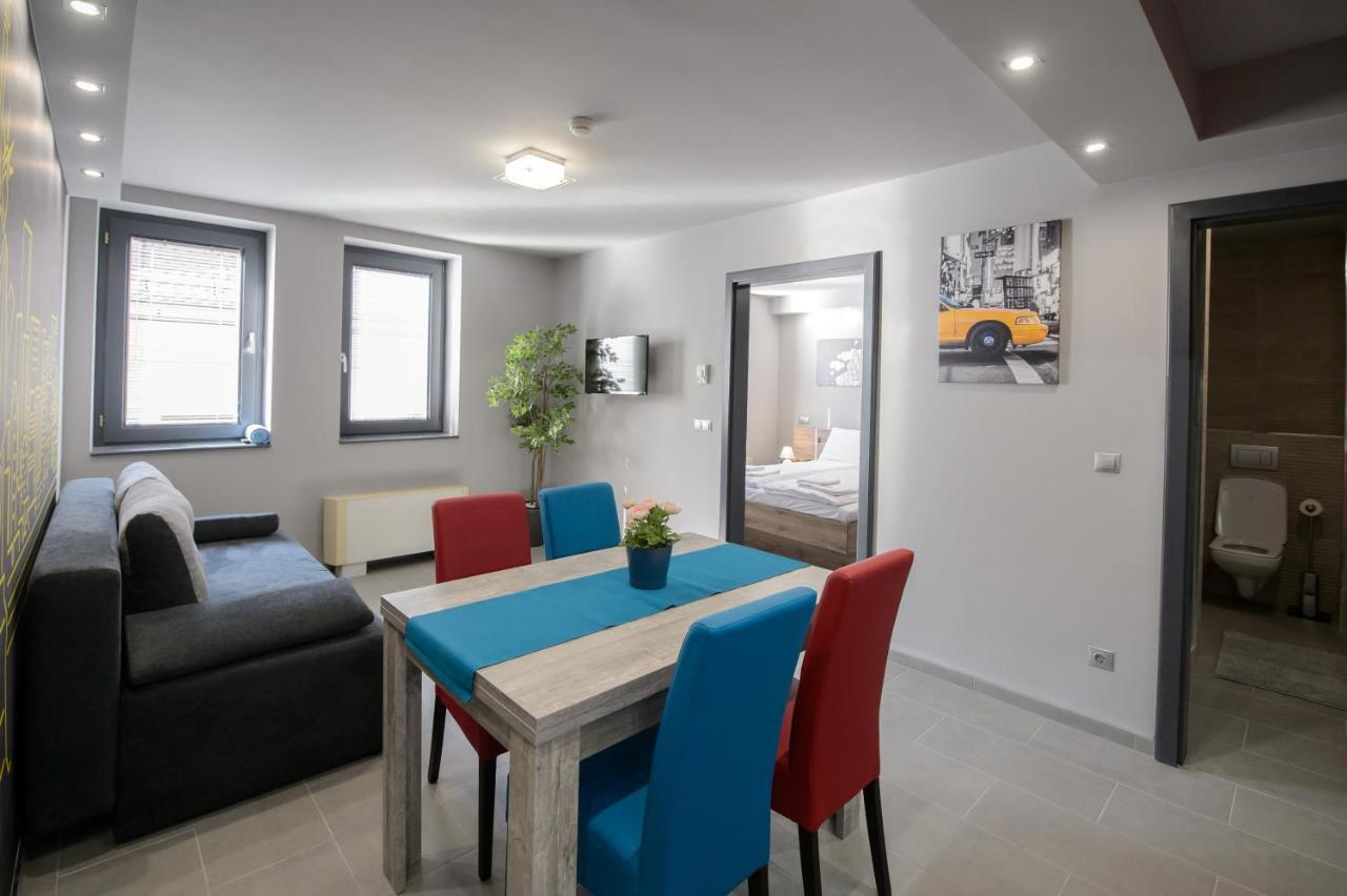 Hr Apartmanhaz เอ็กเกอร์ ภายนอก รูปภาพ