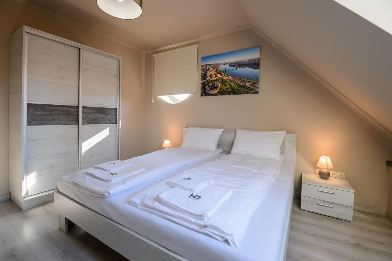 Hr Apartmanhaz เอ็กเกอร์ ภายนอก รูปภาพ
