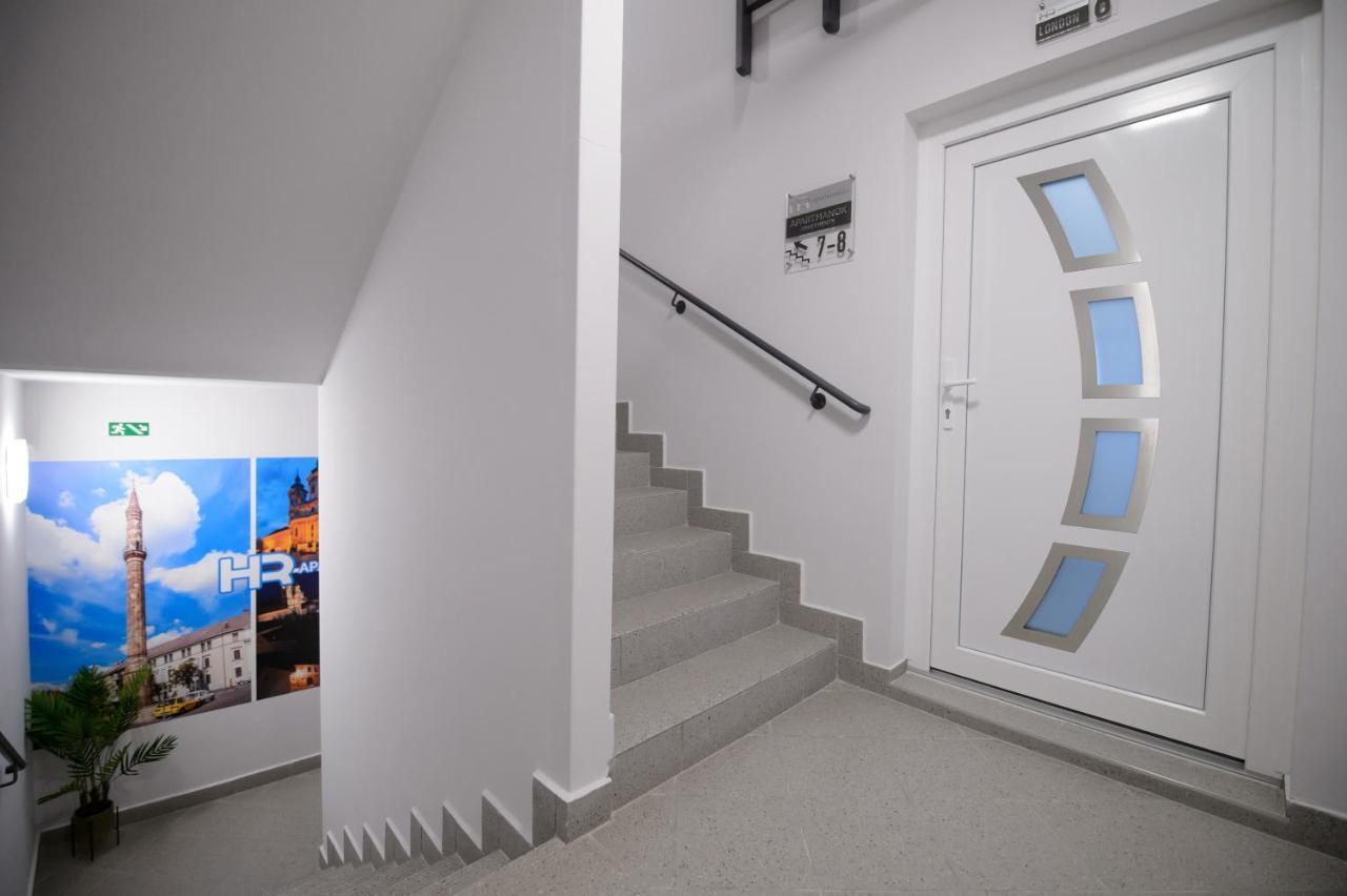 Hr Apartmanhaz เอ็กเกอร์ ภายนอก รูปภาพ